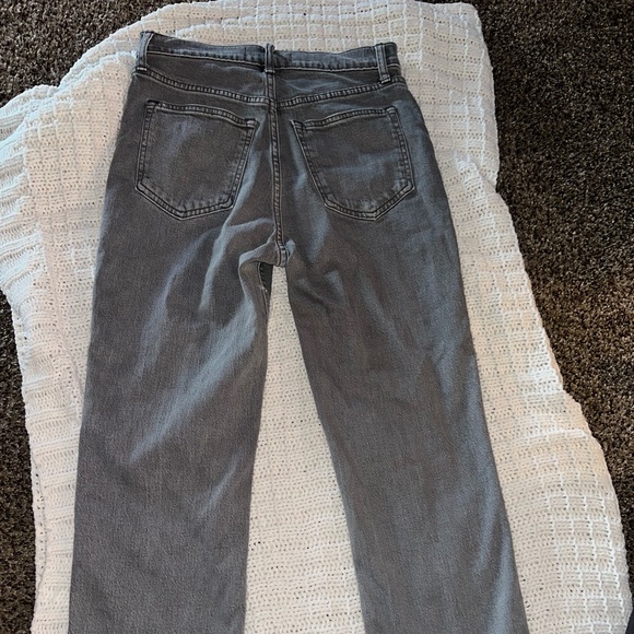 Abercrombie & Fitch the ankle straight ultra high-rise Jean in grey - Picture 3 of 5